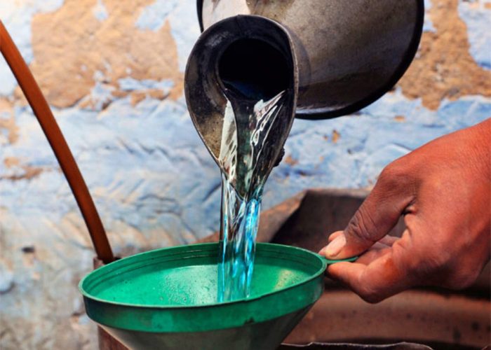 oil-companies-get-nod-to-increase-kerosene-price-by-25-paise-every-month-till-april-2017